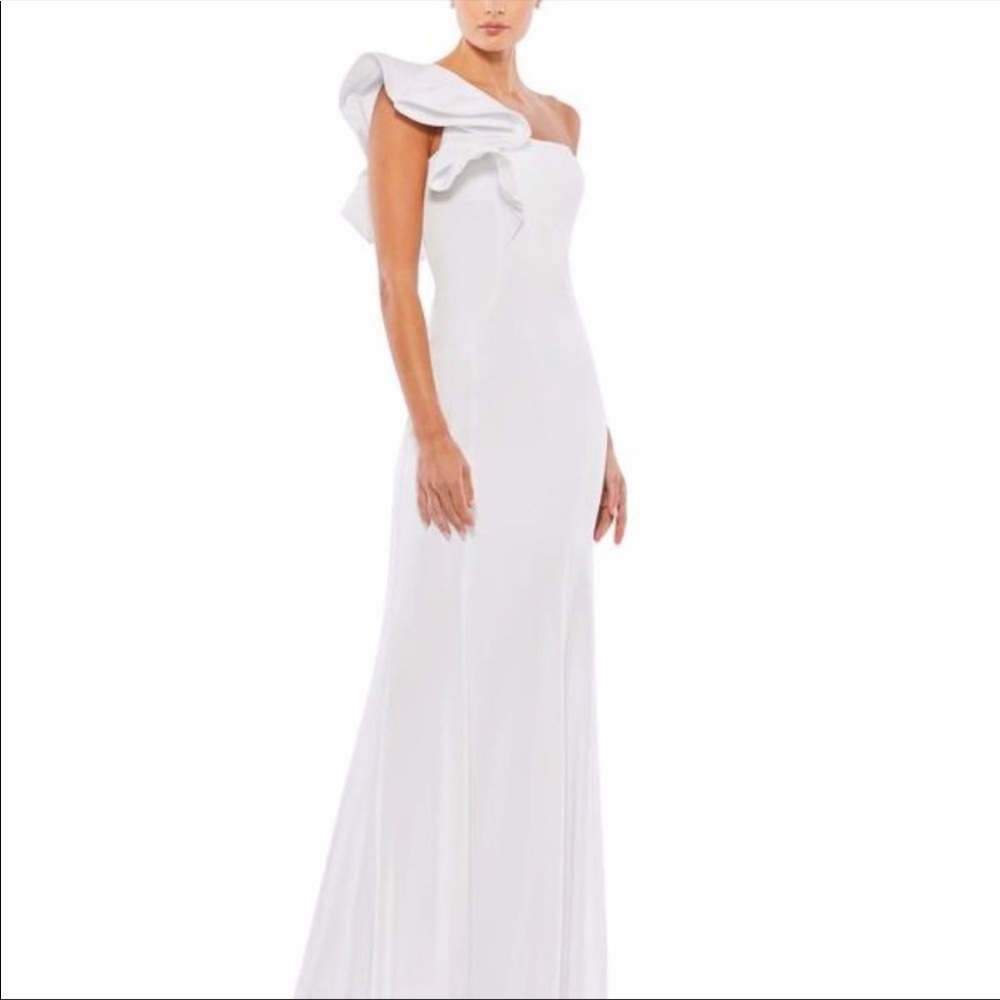 Mac Duggal Leena ruffle, one shoulder mermaid crepe gown, NEW